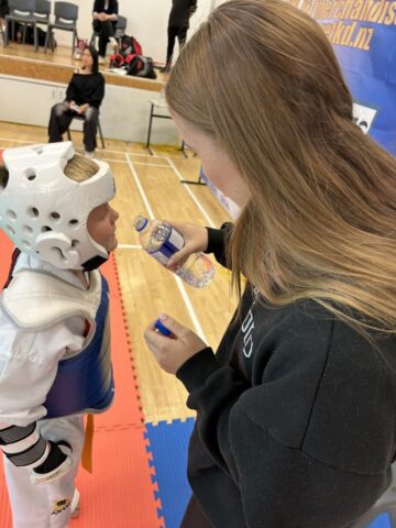 4BF41832-0BEC-4D72-A5FE-92A0E97D26C7_1_105_c